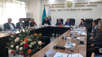 Фотография к новости: Ақын Бақытжан Қанапиянов Еуропалық академияның құрметті ғалымы атағымен марапатталды