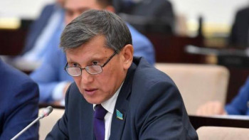 Фотография к новости: Нұртөре Жүсіп қандас әріптестерімен жанды байланыс орнату маңыздылығын айтты