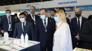 Фотография к новости: Тоғжанов: Отандық дәрілер мен медициналық бұйымдар шығаруға әлеуетіміз де, мүмкіндігіміз де жетеді