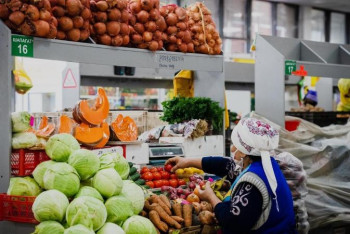 Фотография к новости: Әлеуметтік маңызы бар тауарлардың шекті бағасын бекіту керек — сенатор