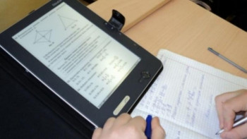 Фотография к новости: Оқушылар мектепке кітап апармайды, барлығы цифрлық форматқа көшіріледі - Бағдат Мусин