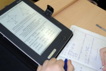 Фотография к новости: Оқушылар мектепке кітап апармайды, барлығы цифрлық форматқа көшіріледі - Бағдат Мусин