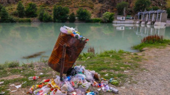 Фотография к новости: Ұлттық парктер аумағынан мың тоннаға жуық қоқыс шығарылған