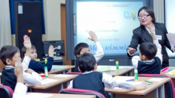 Фотография к новости: Мұғалім мәртебесін көтеретін қоғам мұғалім этикасын көтере ала ма?