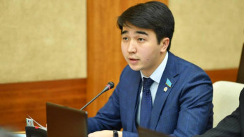 Фотография к новости: Бұл уақыт күттірмейтін мәселе. Мәди Ахметов жас ұрпақтың денсаулығына алаңдады