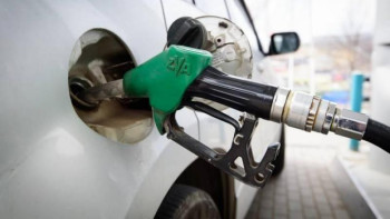 Фотография к новости: Соңғы үш жылда бензин бағасы 15 теңгеге өскен - Мырзағалиев