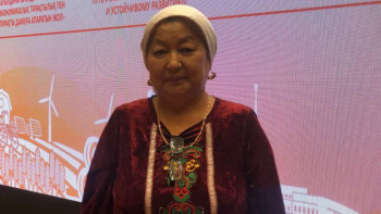 Фотография к новости: Көпбалалы ана Балалар үйінен тағы 8 бала асырап алған