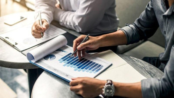 Фотография к новости: Әсет Ерғалиев кәсіпкерлерге қандай жеңілдіктер жасалатынын айтты