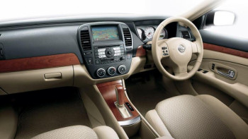 Фотография к новости: Шекарадан өте алады, бірақ тіркеле алмайды. ІІМ-де оң рөлдегі көліктер туралы айтты