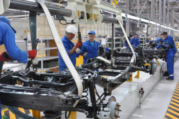 Фотография к новости: Өнеркәсіптегі қауіпсіздік. Небәрі 381 инспектор 9 мыңнан астам кәсіпорынды қадағалайды