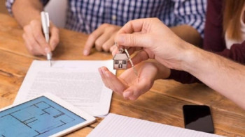 Фотография к новости: Үй кезегінде 10 жылдан астам тұрған азаматтар өздерін республикалық базадан таба алмай жатыр