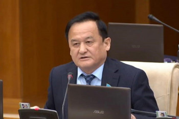 Фотография к новости: Футболда гол жоқ, ауылда жол жоқ. Депутат футболға миллиардтап қаржы бөлуді тоқтатуды ұсынды