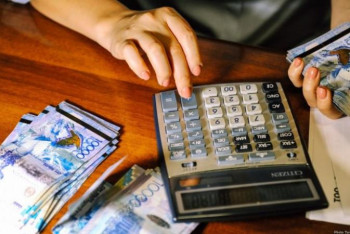 Фотография к новости: Зейнетақы, жәрдемақы, АӘК: Әлеуметтік көмекке қанша теңге бөлінеді?