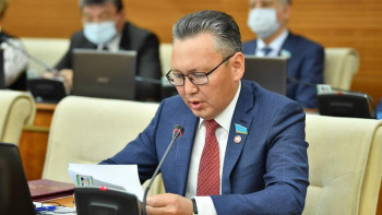 Фотография к новости: Депутаттар бала күтіміне және көпбалалы отбасыларға берілетін жәрдемақыны көбейтуді ұсынды