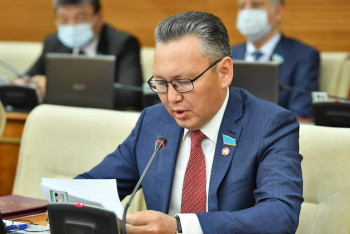 Фотография к новости: Депутаттар бала күтіміне және көпбалалы отбасыларға берілетін жәрдемақыны көбейтуді ұсынды