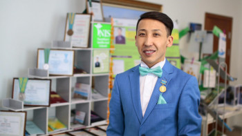 Фотография к новости: Әлем мұғалімі: Өскелең ұрпаққа білім арқылы құндылықтарды сіңіре аламыз