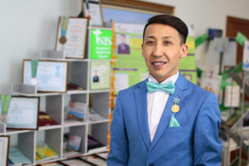 Фотография к новости: Әлем мұғалімі: Өскелең ұрпаққа білім арқылы құндылықтарды сіңіре аламыз