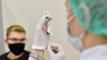 Фотография к новости: Үшінші рет вакцина салдыру не үшін қажет?