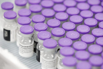 Фотография к новости: Дәрігер Pfizer вакцинасының қаншалықты тиімді екенін айтты