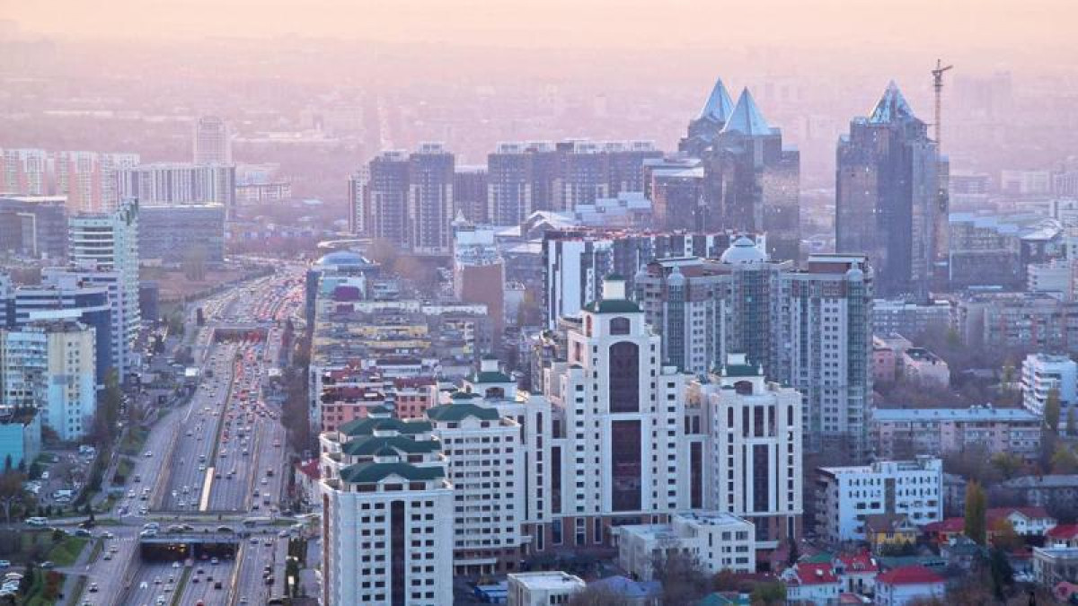 Алматы қаласының Әуезов ауданында 2700-ден астам адам әлеуметтік көмек алады