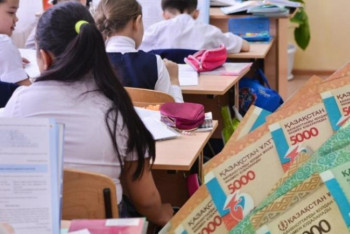 Фотография к новости: Мұғалімдердің жалақысы 30%-ға қысқара ма? - БҒМ жауап берді