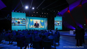 Фотография к новости: Президент өнеркәсіп саласында білікті мамандар жетіспейтінін айтты