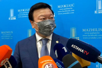 Фотография к новости: Цой қанша жалақы алатынын айтты