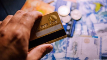 Фотография к новости: Депутаттар қарызға белшесінен батқандарға рақымшылық жасауды ұсынды