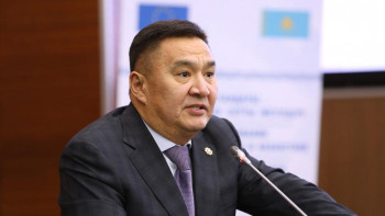 Фотография к новости: Лауазымды тұлғаларды ұстау жүйелі проблемаларды шешпейді – Ахметжанов