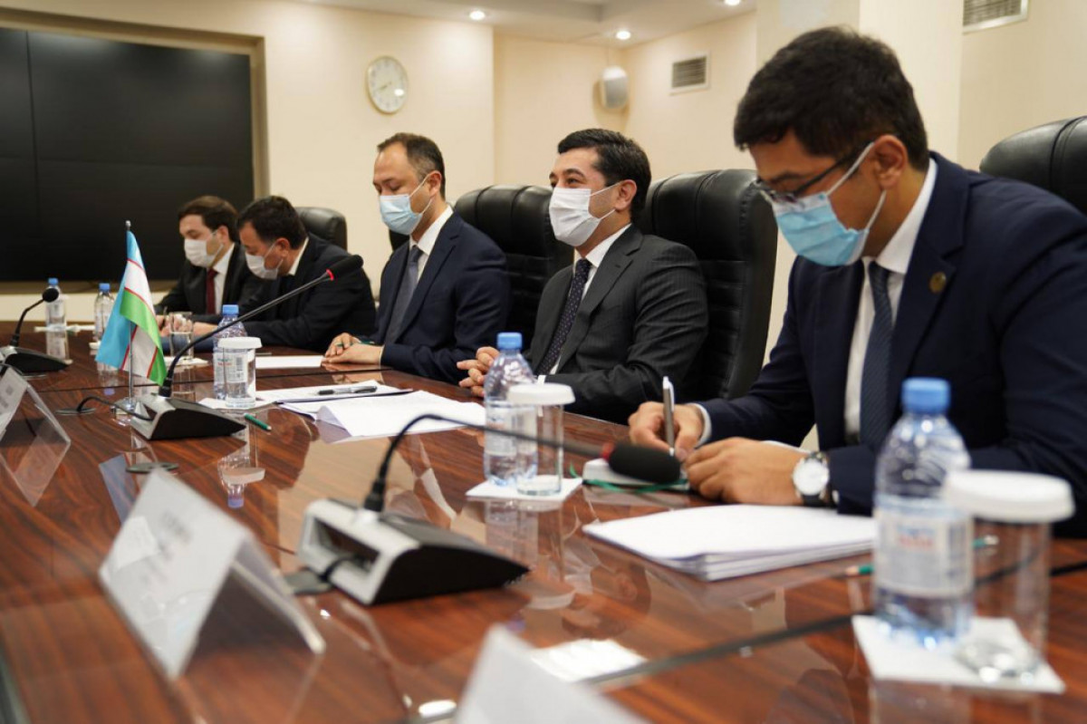 Өзбек министрі еліміздің мектептерді басқару жүйесіне қызықты