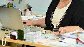 Фотография к новости: Неге вакцина алмай отырсыңдар? – Директор оқушыларға дөрекі сөйлеген