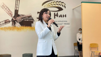 Фотография к новости: Ләззат Мұратқызы: Басты бағытымыз – денсаулыққа пайдалы нандар шығару