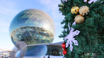 Фотография к новости: Жаңа жылдың көрінісі: Елорда мерекеге орай қалай безендірілді?