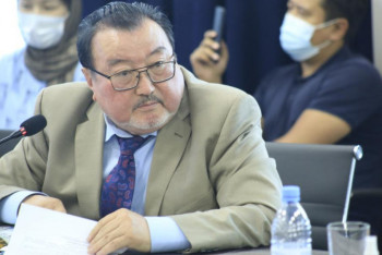 Фотография к новости: Ұлықбек Есдәулет: Бірлік, ынтымақ – қоғамның алғышарты