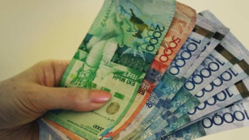 Фотография к новости: Зейнетақы мен жәрдемақы уақытымен төленіп жатыр - Еңбекмині