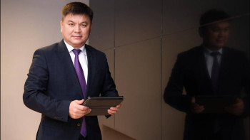 Фотография к новости: Шымкенттің бас дәрігері тұрғындарды ревакцинация алуға шақырды