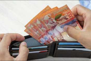 Фотография к новости: Министрлердің, депутаттардың  жалақысын өсіруге 5 жыл мораторий жарияланады