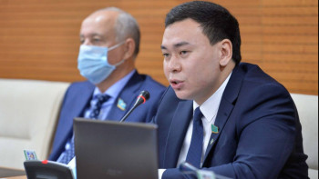 Фотография к новости: Депутаттар Денсаулық сақтау министрлігіне: Pfizer-мен вакциналау қашан басталады?