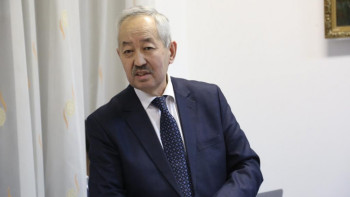 Фотография к новости: Профессор: Билік пен халық тұтастығы – береке мен ынтымақты бекіте түседі