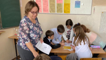 Фотография к новости: Математика пәнінің мұғалімі әлеуметтік желілерде оқушыларға арналған блог жүргізеді