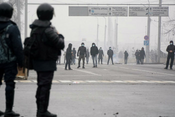 Фотография к новости: Тәртіпсіздіктер кезінде 20 медициналық мекемеге шабуыл жасалған