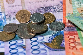 Фотография к новости: Алматы әкімдігі қызметкерлері «Қазақстан халқына» қорына бір күндік жалақысын аударды