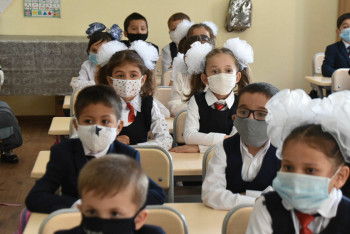 Фотография к новости: Вакцина алған оқушылар штаттық режимде білім ала алады – Жамангозов