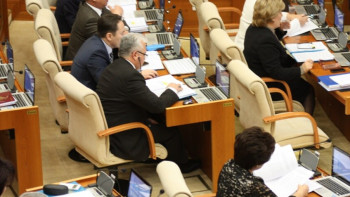 Фотография к новости: Депутаттар этникалық топтар арасында әлеуметтік зерттеулер жүргізу қажеттігін айтты