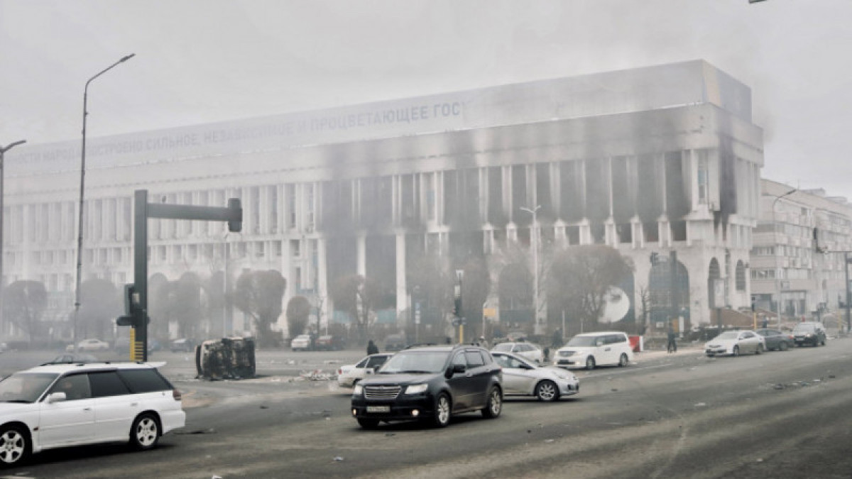 Алматы әкімдігінің алдындағы тәртіпсіздікке қатысқан тұлғаларды анықтадық – Бас прокуратура