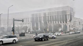 Фотография к новости: Алматы әкімдігінің алдындағы тәртіпсіздікке қатысқан тұлғаларды анықтадық – Бас прокуратура