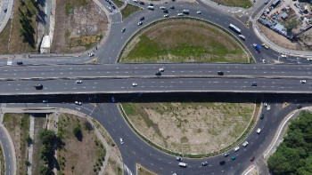 Фотография к новости: Алматыда үш жолайрықтың құрылысы жүріп жатыр