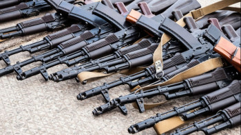 Фотография к новости: Қару ұрлау. 98 адам уақытша ұстау абақтысына қамалды