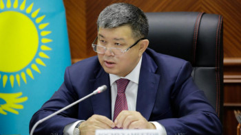 Фотография к новости: Досмұхамбетов: 8 трлн теңге көлемінде 78 іс-шараны іске асыру қолға алынады