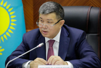 Фотография к новости: Досмұхамбетов: 8 трлн теңге көлемінде 78 іс-шараны іске асыру қолға алынады